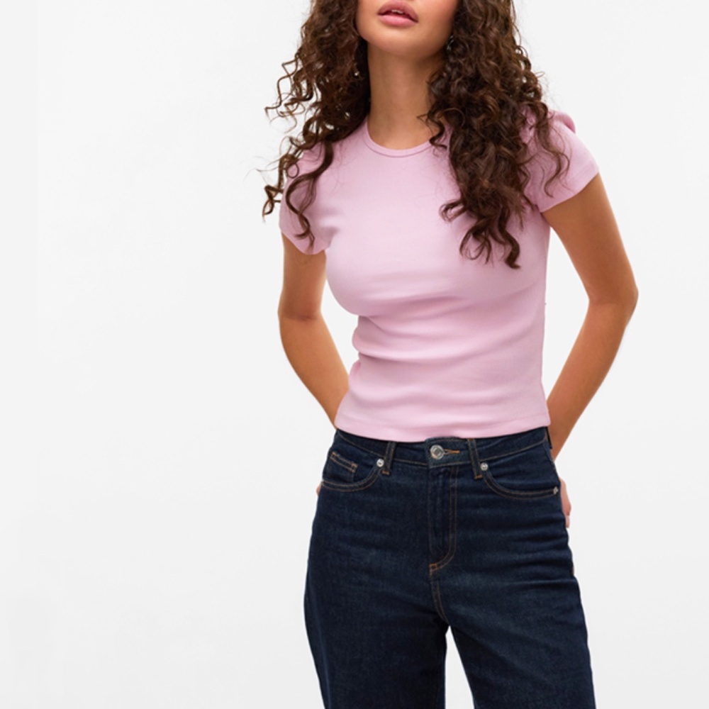 Iconic 90s Vintage Baby Tee - Pink